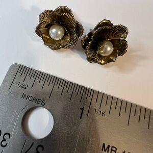 Source Unknown Gold Blossom Pearl Earrings
